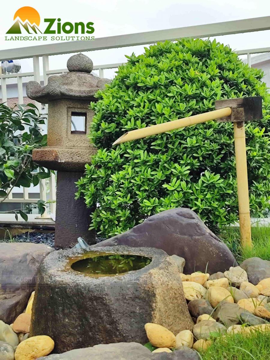 Đèn đá Nhật Bản được setup trong khu vườn
